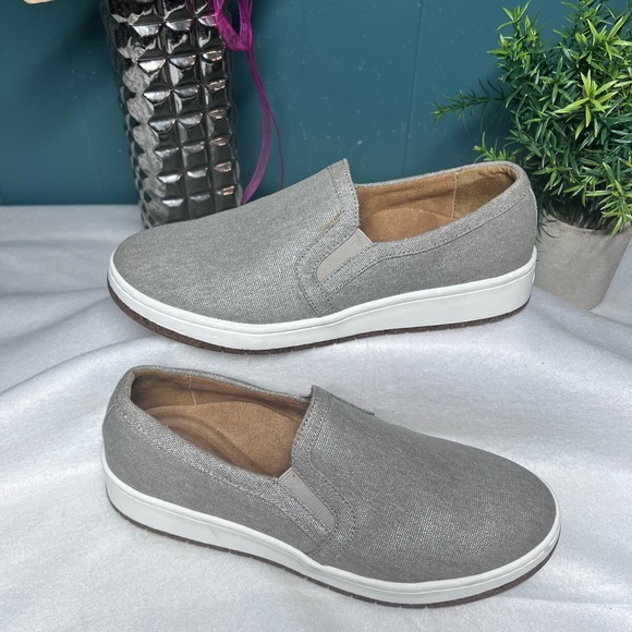 Aetrex Women's Gray Slip-On Sneakers zs 7.5